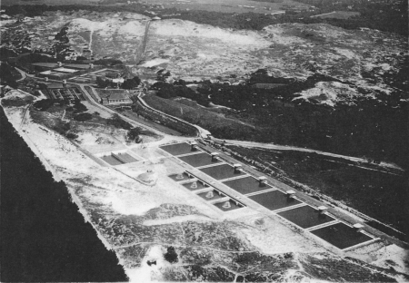 HVB FO 00237  Luchtfoto van het waterleidingbedrijf