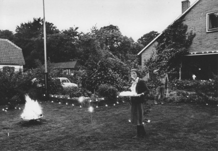 HVB FO 00364 Lichtjesavond, omstreeks 1980