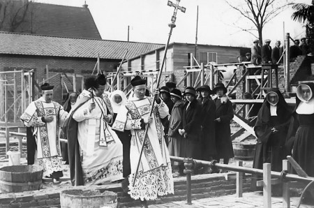 HVB FO 00452  Eerstesteenlegging van de Landbouwhuishoudschool