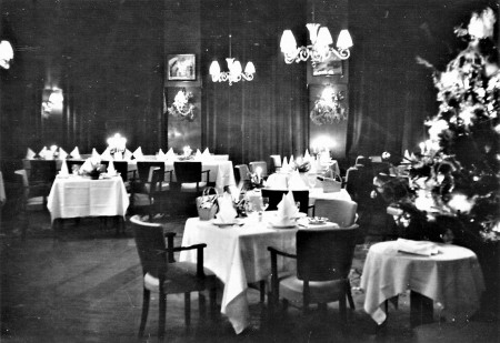HVB FO 00752  Restaurant van de Rustende Jager met Kerst, jaren '60