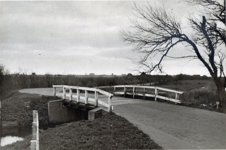 HVB FO 00823  Veerebrug, ca 1925