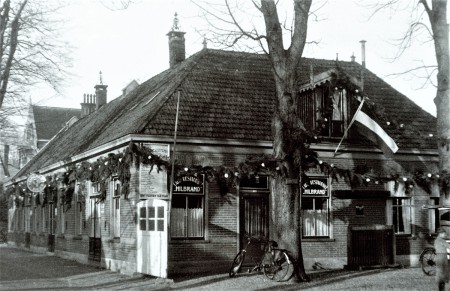 HVB FO 00834  Café-restaurant Hilbrand, Dorpsstraat 25, ca 1937