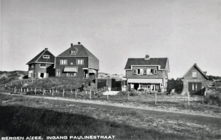 HVB FO 00906  Paulineweg bij Zeeweg met oa huis Hoog en Droog, jaren '30