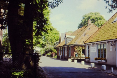 HVB FO 01318  Molenstraat met Fotostudio Frits Dijkhof