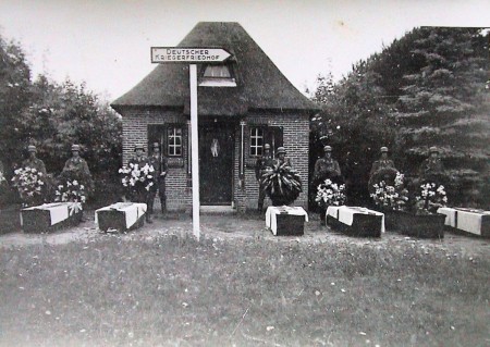 HVB FO 00117  Duitse militaire begrafenis aan de Kerkedijk